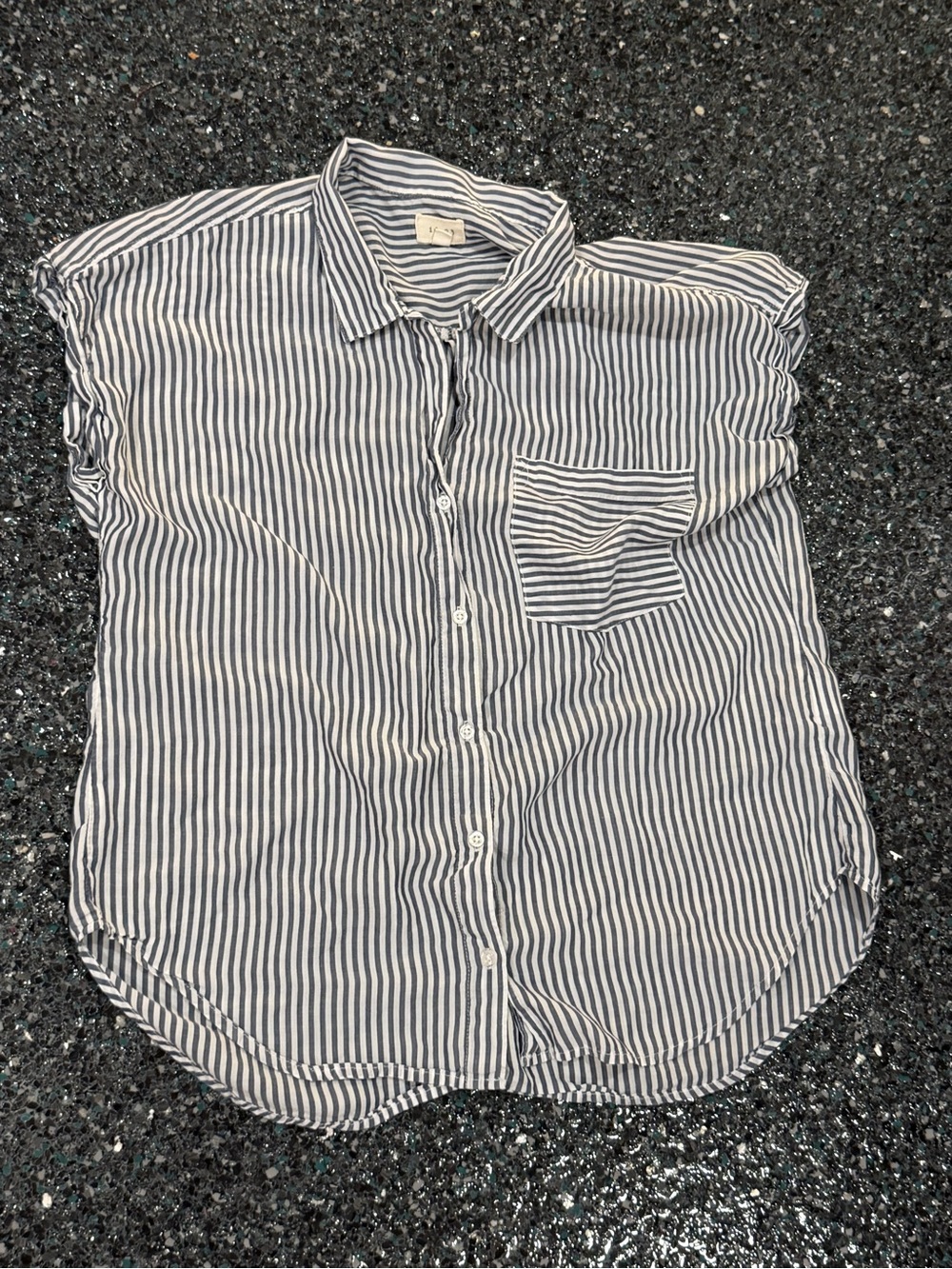 ID 23 Shirt Women’s Striped Large Button Up Sleeveless Shirt